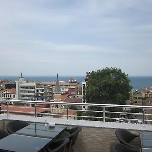 2* Oda ve Kahvaltı Nur